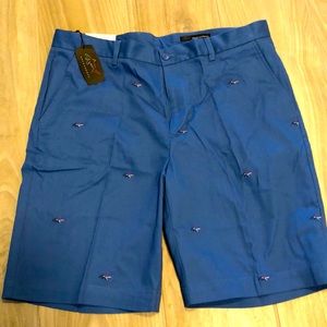 Men’s golf shorts